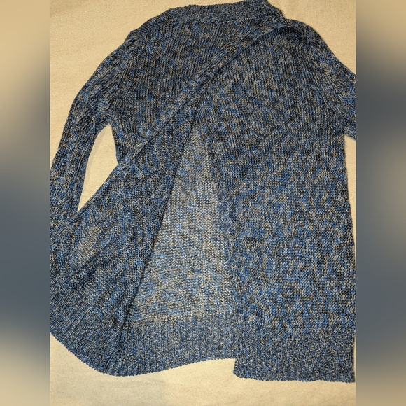 Babaton - Split Back Sweater - Picture 4 of 4